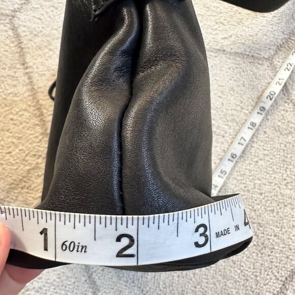 Tignanello Black Leather Adjustable Strap Shoulder Bag - Picture 4 of 9